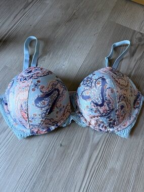 Victoria’s Secret Light Blue Paisley Dream Angels Push Bra Size 32DD